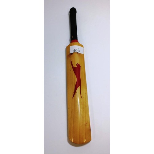 400 - 1970'S SIGNED ENGLAND CRICKET BAT