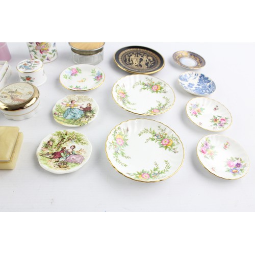 85 - 26 x Assorted Vintage Trinket Dishes & Boxes Inc. Wedgwood, Limoges, Old Foley