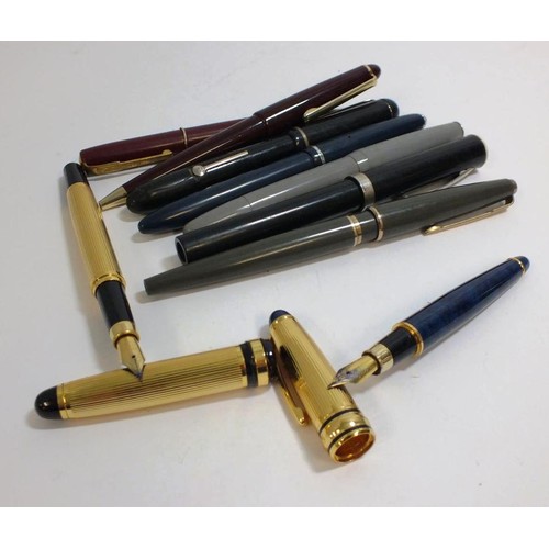 409 - NINE VINTAGE FOUNTAIN PENS INCLUDING PARKER SHEAFFER ETC