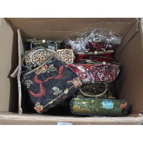 433 - FOURTEEN VINTAGE STYLE HANDBAGS £20 RRP EACH