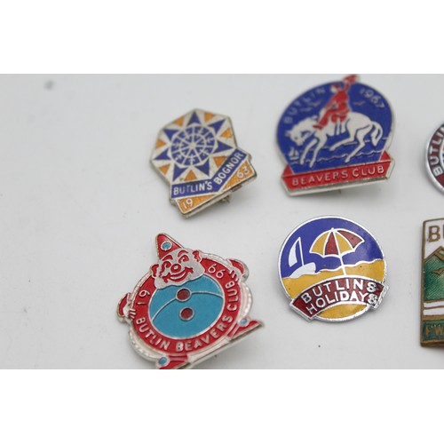 150 - 8 x Assorted Vintage BUTLINS Holiday Camp Badges Inc Enamel, Beavers' Club Etc