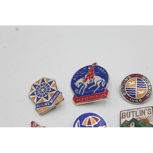 150 - 8 x Assorted Vintage BUTLINS Holiday Camp Badges Inc Enamel, Beavers' Club Etc