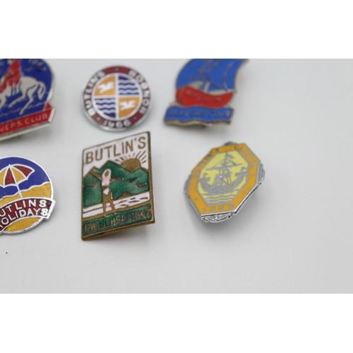 150 - 8 x Assorted Vintage BUTLINS Holiday Camp Badges Inc Enamel, Beavers' Club Etc