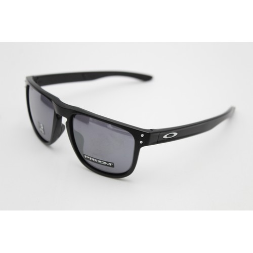 210 - Unisex OAKLEY Black Framed Sports SUNGLASSES w/ Prizm Lenses