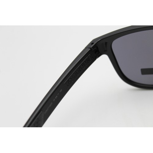 210 - Unisex OAKLEY Black Framed Sports SUNGLASSES w/ Prizm Lenses