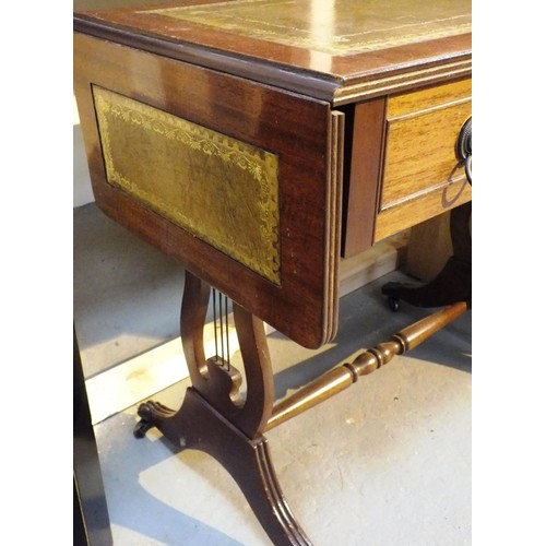 467 - SMALL DROP LEAF TABLE