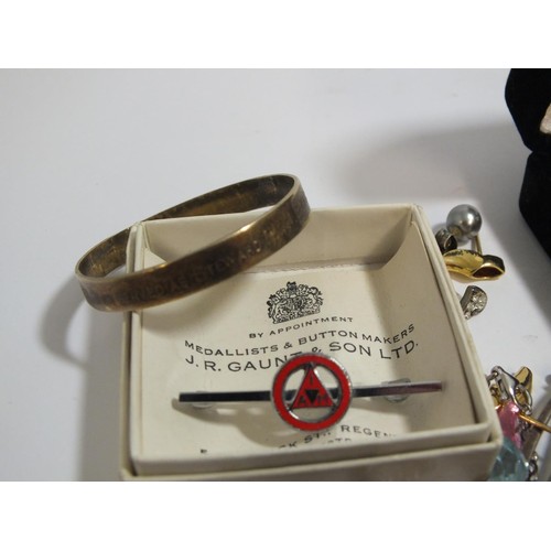 277 - COLLECTION OF VINTAGE JEWELLERY ETC INCLUDES SILVER RINGS