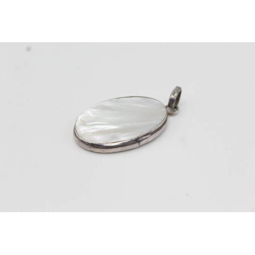 289 - Silver Mother Of Pearl Pendant