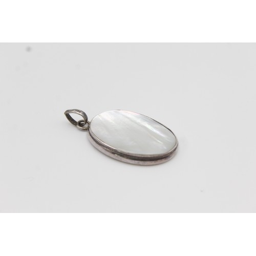 289 - Silver Mother Of Pearl Pendant