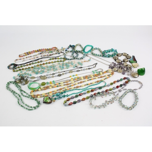 56 - 25 x GREEN GLASS JEWELLERY inc. Silver, Necklaces, Bracelets, Rings