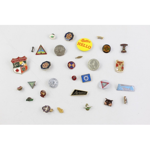 71 - 30 x Assorted Vintage BADGES Inc Enamel, WI, Butlins, Sports, Advertising Etc