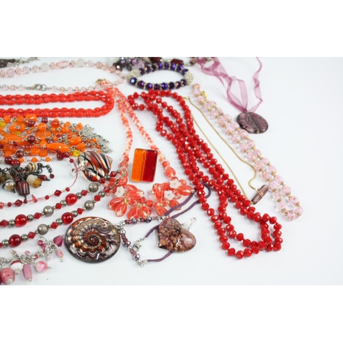 84 - 25 x GLASS JEWELLERY inc. Red, Pink, Purple, MOP, Necklaces, Bracelets, Pendants