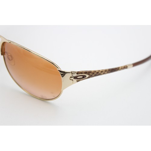 51 - Statement Ladies OAKLEY Gold Tone Framed Aviator Style SUNGLASSES Cased