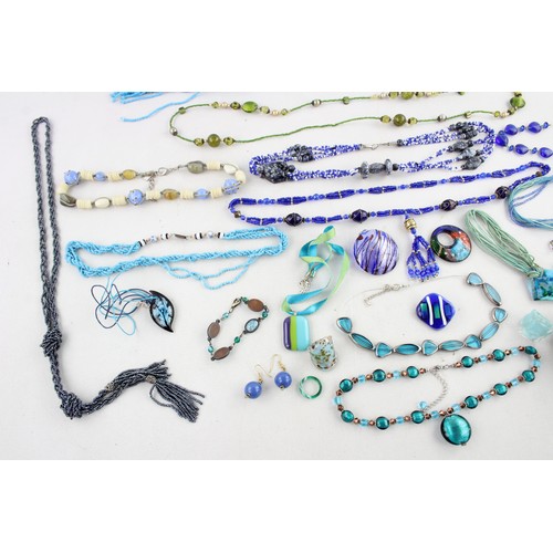 102 - 25 x GLASS JEWELLERY inc. Foiled, Necklaces, Bracelets, Multi-Strand