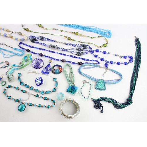 102 - 25 x GLASS JEWELLERY inc. Foiled, Necklaces, Bracelets, Multi-Strand