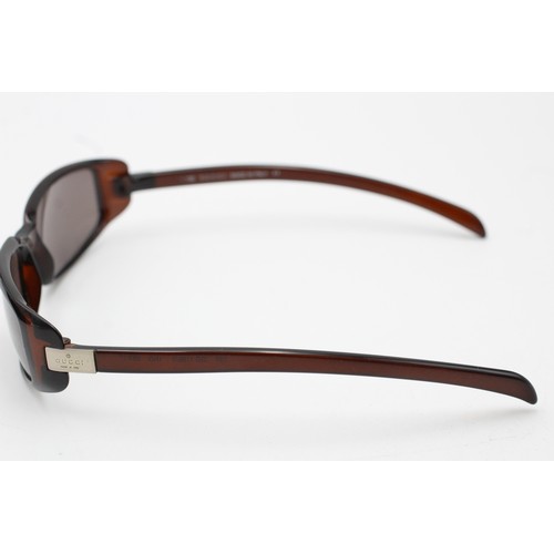 134 - Statement GUCCI Unisex Brown Rectangular Framed SUNGLASSES w/ Case