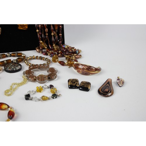 129 - 25 x GLASS JEWELLERY inc. Aurora, Faceted, Cat Eye, Foiled