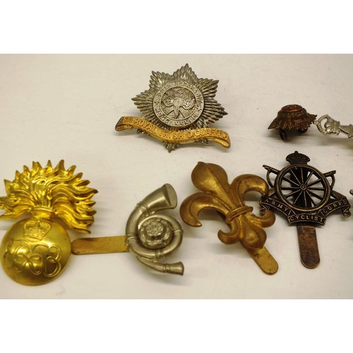 360 - COLLECTION OF MILITARY MEDALS, BADGES & PHOTOGRAPH