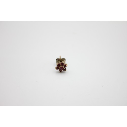 17 - 9ct gold gemstone flower / cluster stud earrings 0.6g