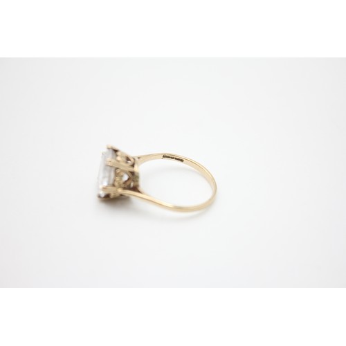 29 - 9ct gold soltiaire ring 2.7g