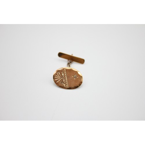 55 - 9ct gold and etched cufflinks 2.2g