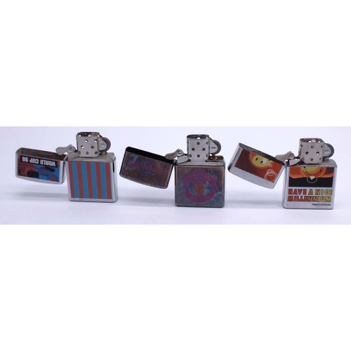 72 - THREE ZIPPOS;
SMILEY CLASSIS MILLENIUM SUNSET-J XV
FIFA ONLINE MANCHESTER UNITED- K11
WORLD CUP 98 L... 