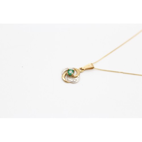 38 - 9ct white and yellow gold emerald pendant necklace (0.9g)