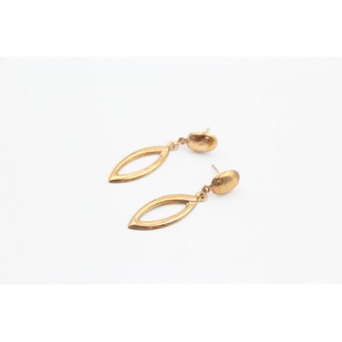 64 - 2 x 9ct drop earrings (1.5g)