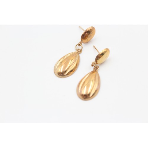 64 - 2 x 9ct drop earrings (1.5g)