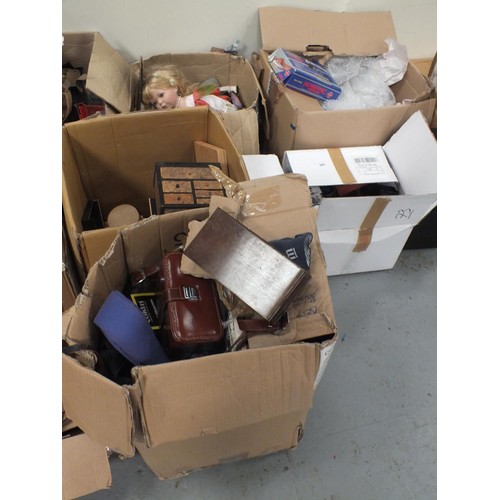 581 - 14 BOXES OF MISC INCLUDES VINTAGE AND COLLECTABLES