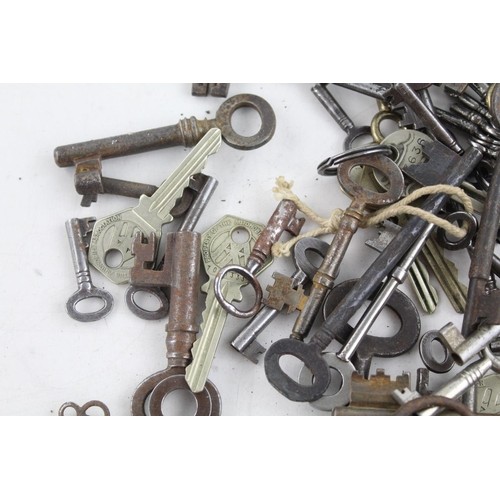 442 - Job Lot of Assorted Antique / Vintage KEYS Inc Various Styles, AA Telephone Box