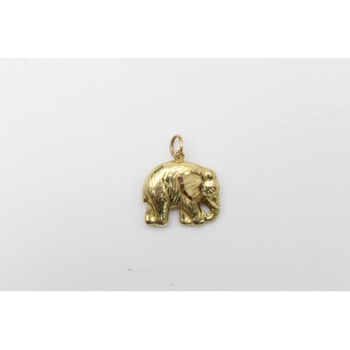 55 - 9ct Gold elephant pendant (1g)