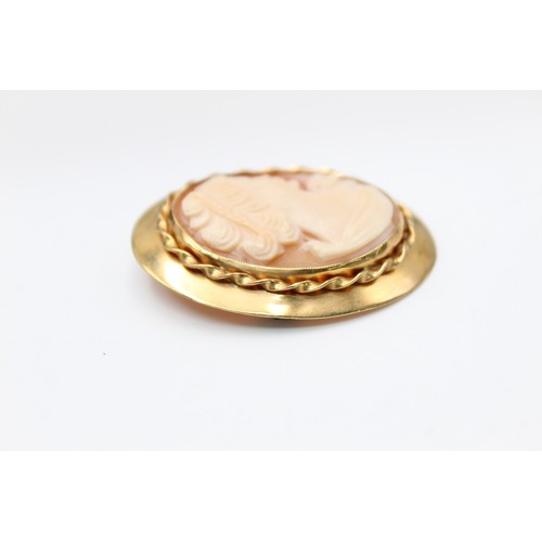 66 - 9ct Gold shell cameo brooch (7g)