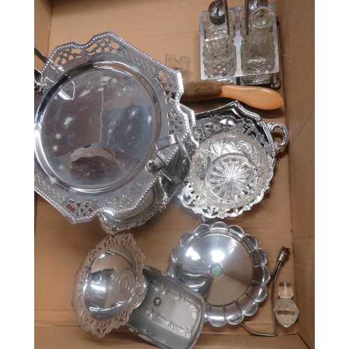 483 - SELECTION OF VINTAGE SILVERPLATE  ITEMS INCLUDES CAKE STANDS, CRUETS ETC