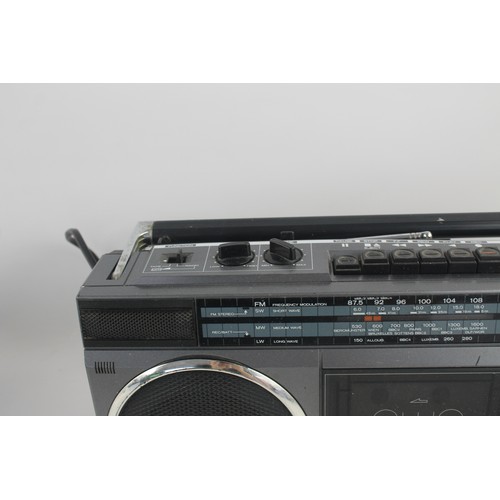 197 - 3 x BOOMBOX STEREO RADIOS / CASSETTE RECORDERS Inc. Hitachi TRK, Goodmans Etc