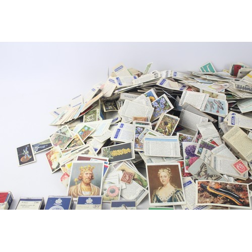 279 - Job Lot of Assorted Vintage CIGARETTE CARDS Inc People, Nature, Animals Etc