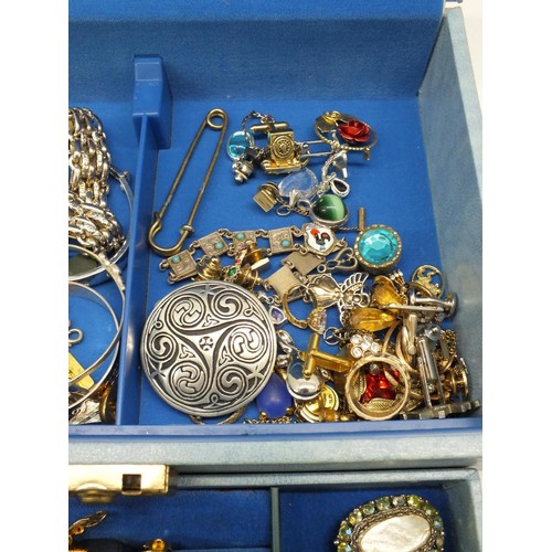 403 - JEWELERY BOX AND JEWELLERY CONTENTS