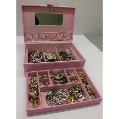 405 - LARGE PINK JEWELERY BOX AND JEWELERY CONTENTS