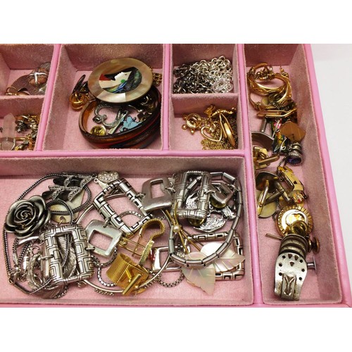 405 - LARGE PINK JEWELERY BOX AND JEWELERY CONTENTS