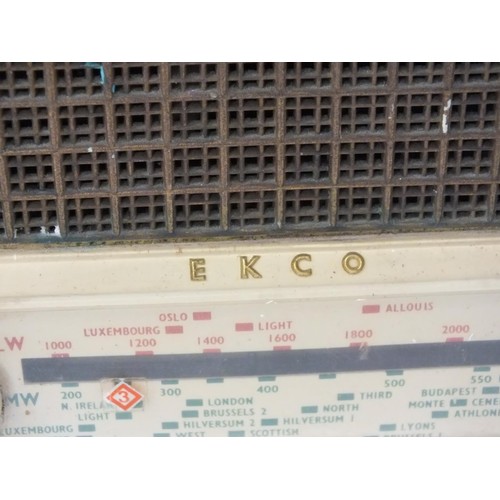 413 - 1950's EKCO CREAM RADIO U215 - UNTESTED