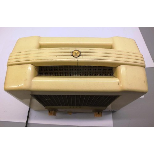 413 - 1950's EKCO CREAM RADIO U215 - UNTESTED