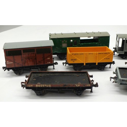 436 - HORNBY DUBLO 00 GUAGE WAGONS