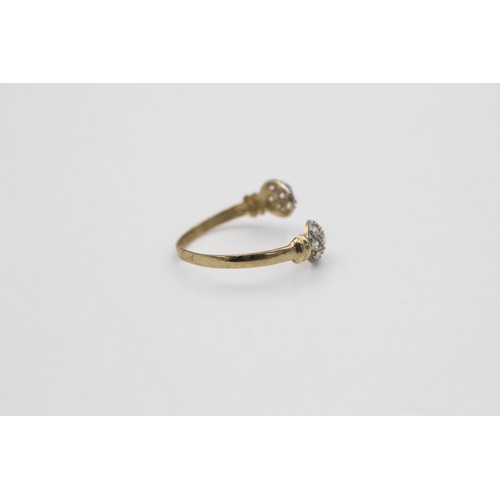 161 - 9ct gold gemstone torque ring (1.2g)