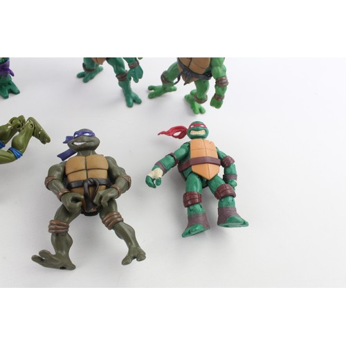 11 - 12 x Assorted Teenage Mutant Ninja Turtles Toys / Action Figures