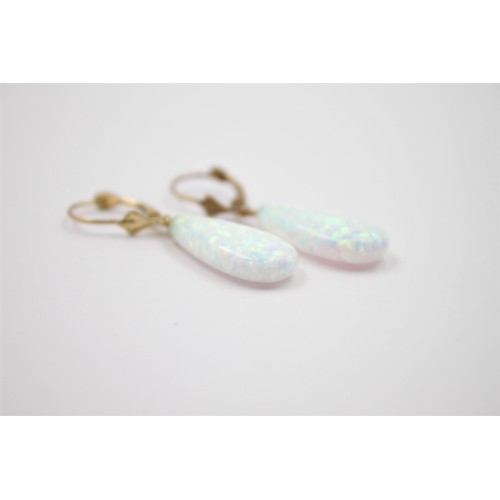 212 - 9ct gold opal pear drop earrings (0.5g)