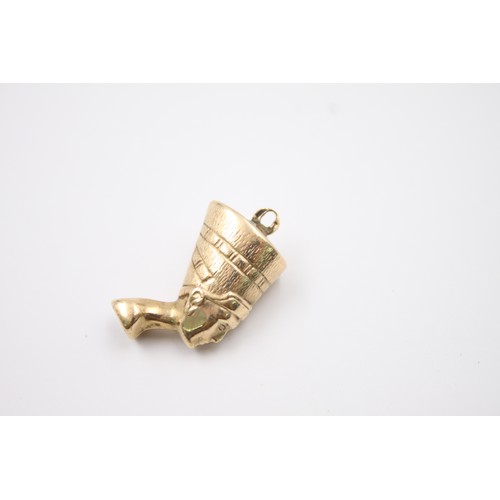 156 - 9ct gold Nefertiti charm (2.3g)