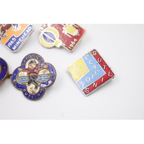 168 - 5 x Assorted Vintage BUTLINS Holiday Camp Badges Inc Enamel, Filey Etc