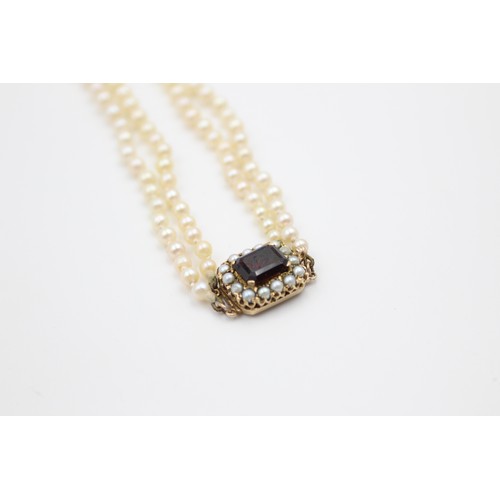 180 - 9ct gold garnet and pearl clasp double row pearl necklace (27g)