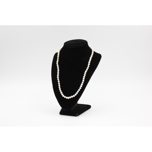 196 - 2 x 9ct Gold clasp pearl necklaces (30.3g)