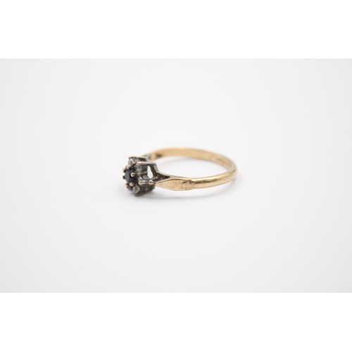252 - 9ct gold gemstone cluster ring (2.1g)